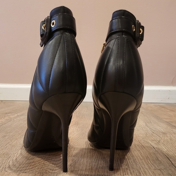 Elegant Black Stiletto Ankle Boots - Picture 4 of 16